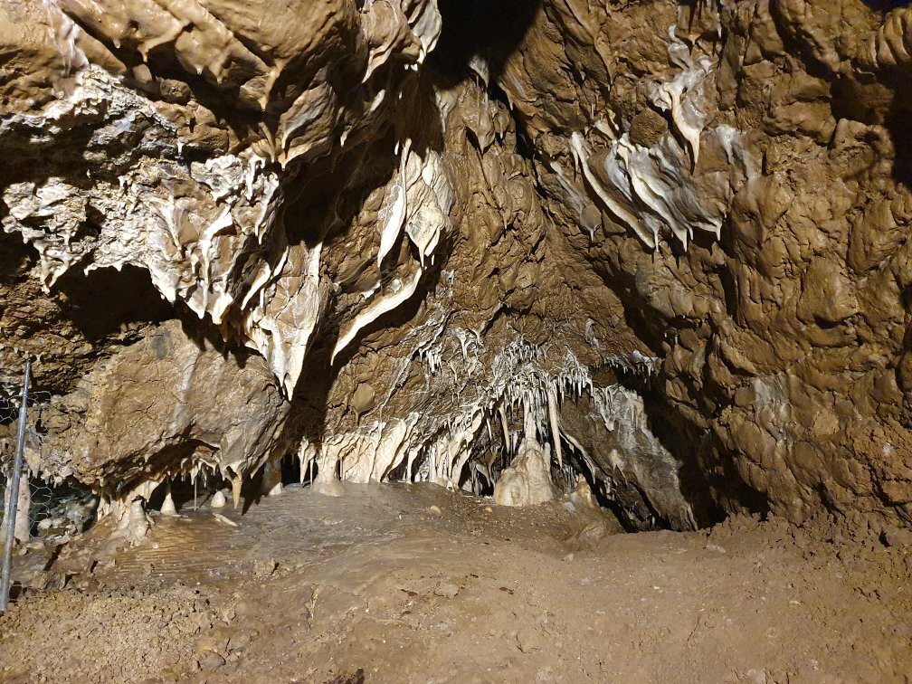 Vazecka Cave-Vazec必去景点