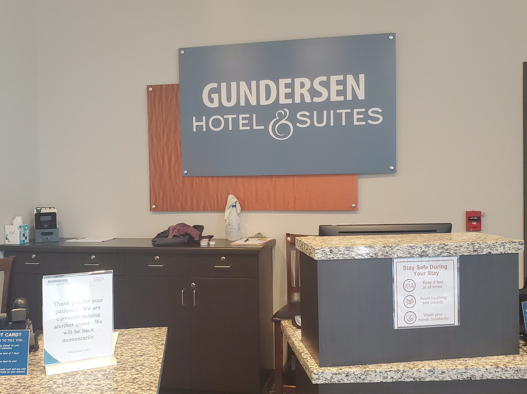 Gundersen Hotel & Suites主图