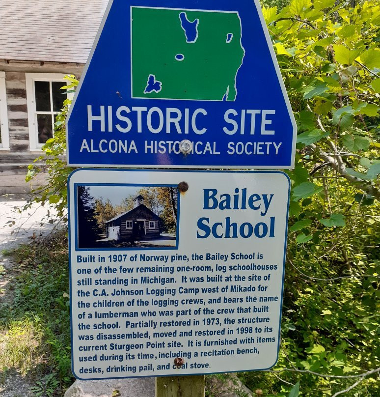 Bailey School景点图片