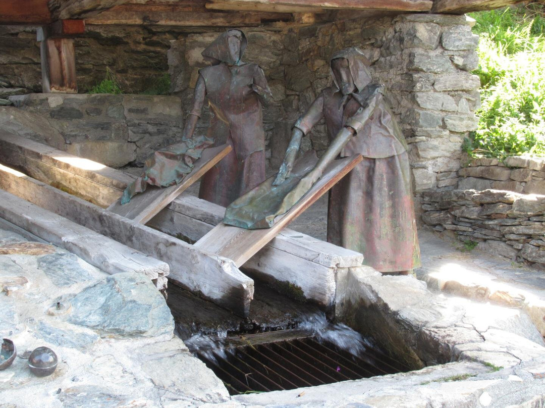 Lavoir Et Roue À Aube景点图片