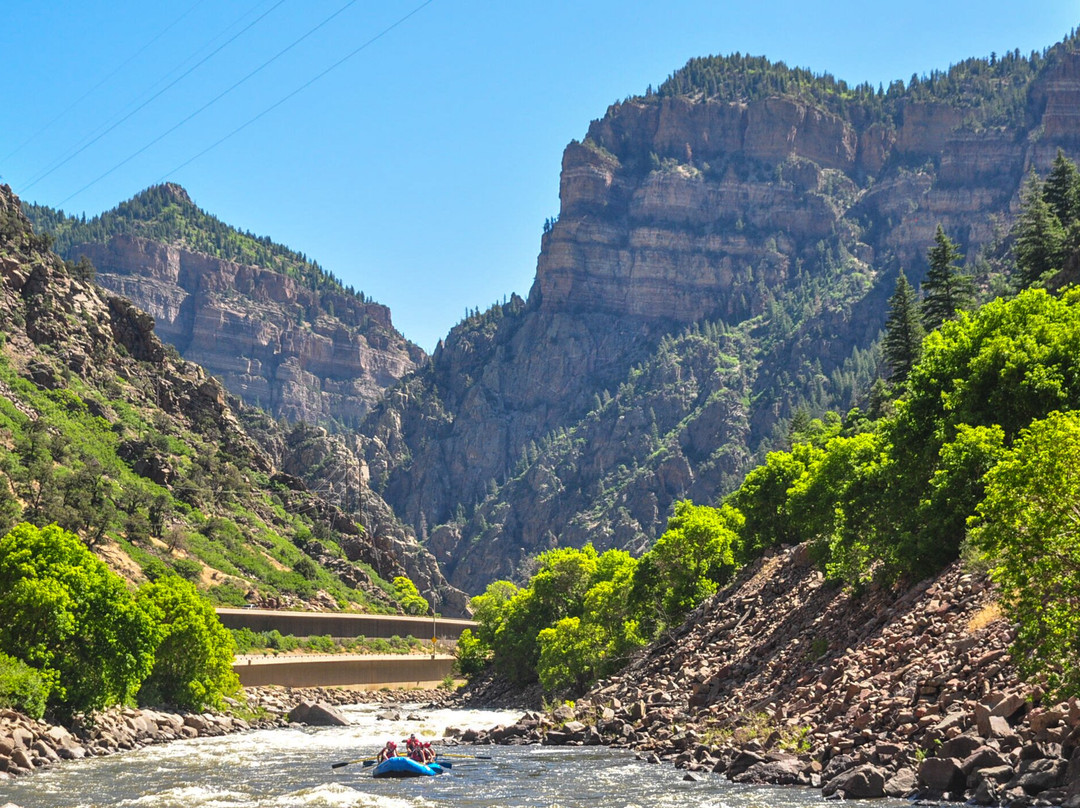 Glenwood Canyon Rafting, Inc.-格伦伍德温泉必去景点