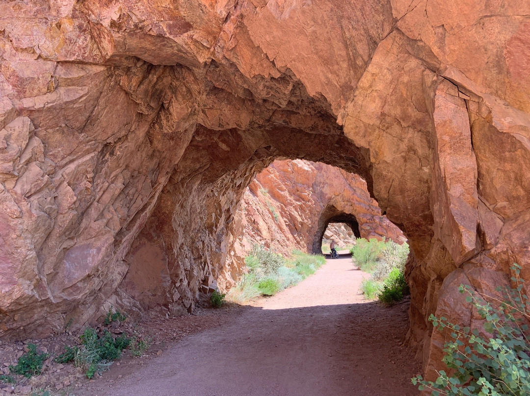 Tunnel Drive Trail Head-卡农城必去景点
