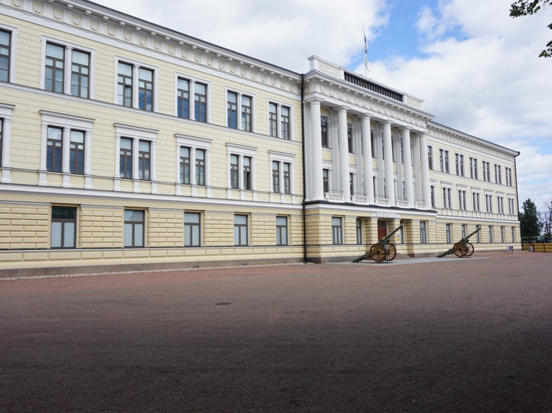 Main Building of Military School景点图片