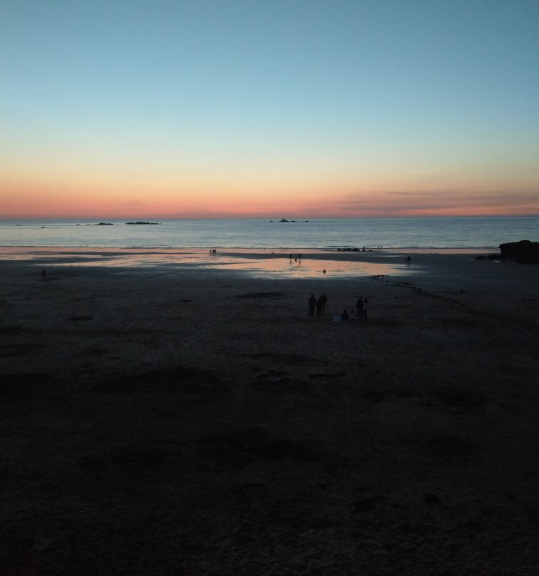 Longchamps Beach景点图片