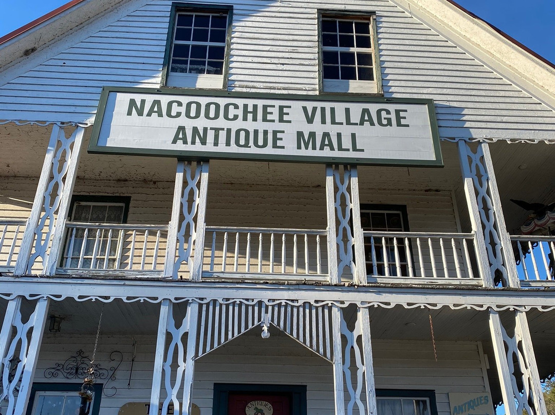 Nacoochee Village Antique Mall-海伦必去景点