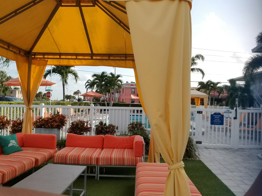 St. Pete Beach Suites主图