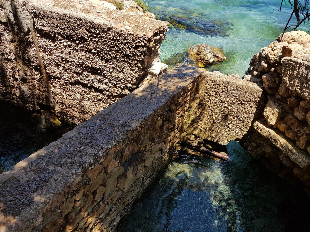 Orea Eleni Natural Thermal Spring-Loutra Elenis必去景点