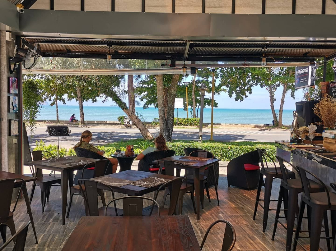 Risky Business Restaurant & Sports Bar-奥南必去景点