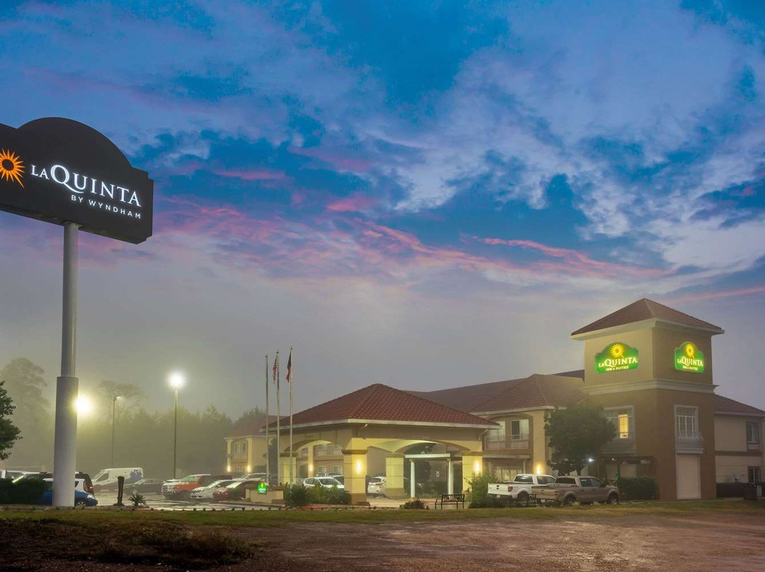 La Quinta Inn & Suites by Wyndham Conroe主图