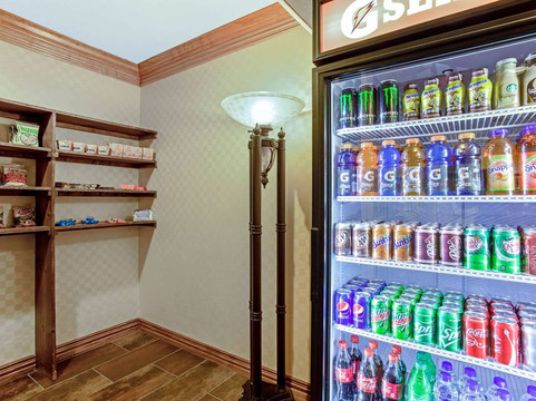 La Quinta Inn & Suites by Wyndham Cleburne主图