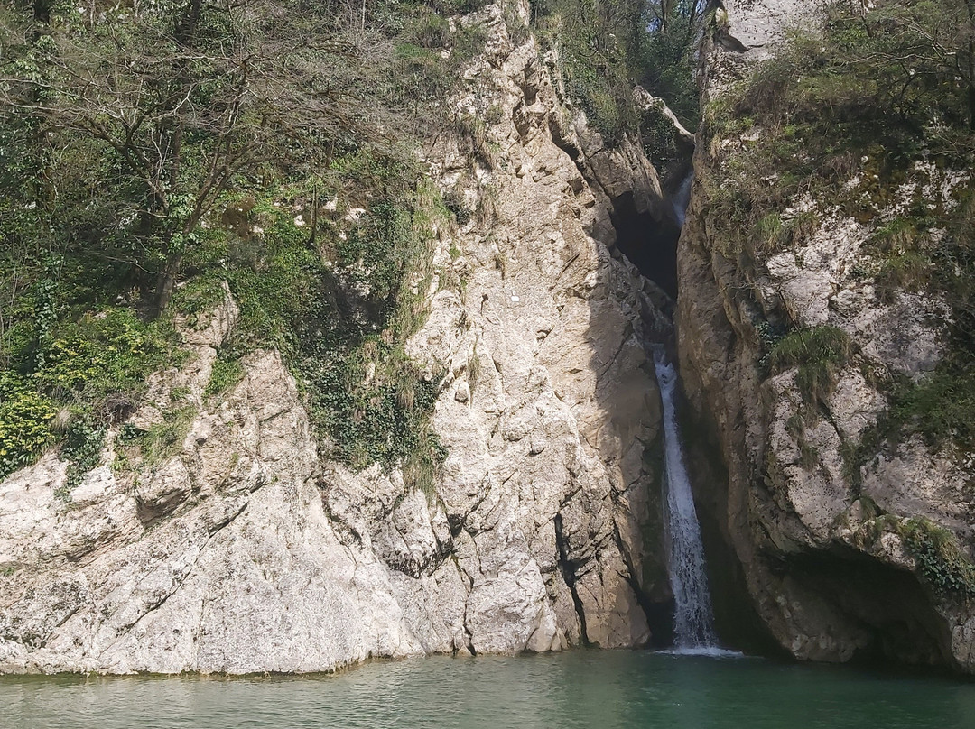 Agura Waterfalls-Khosta District必去景点