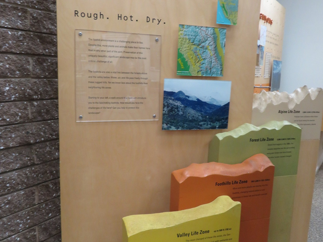 Foothills Visitor Center-Three Rivers必去景点