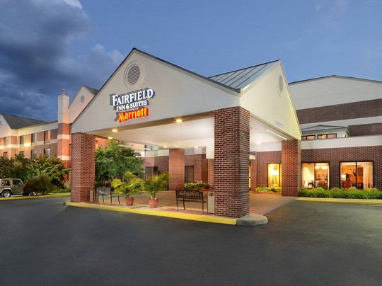 Fairfield by Marriott Inn & Suites Charlottesville North主图