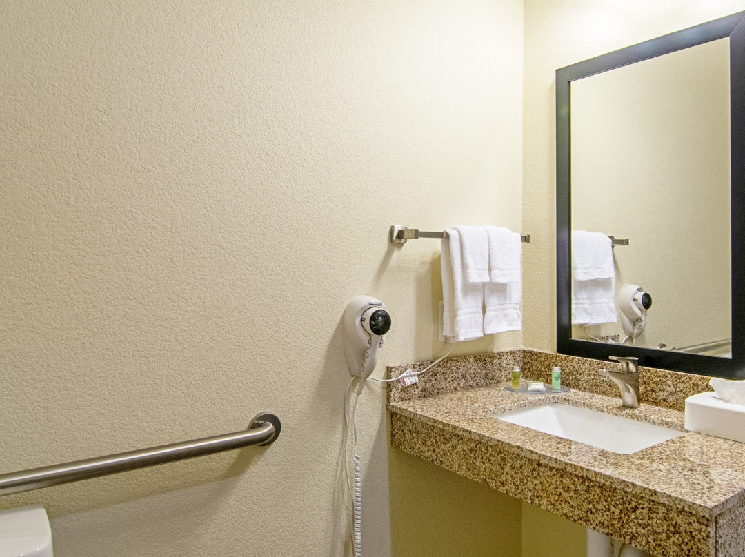 Cobblestone Hotel & Suites主图