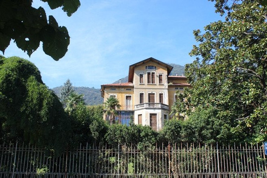 Villa Zitti-洛韦雷必去景点