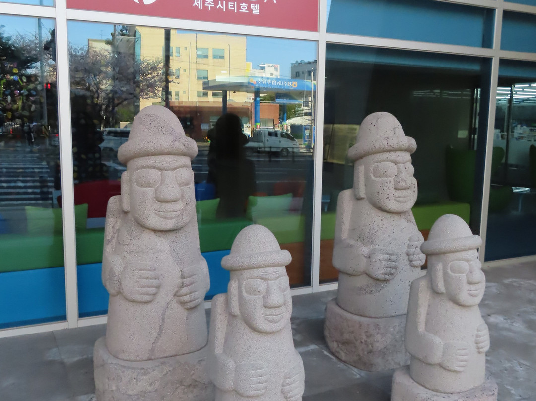 Ramada Jeju City Hall主图