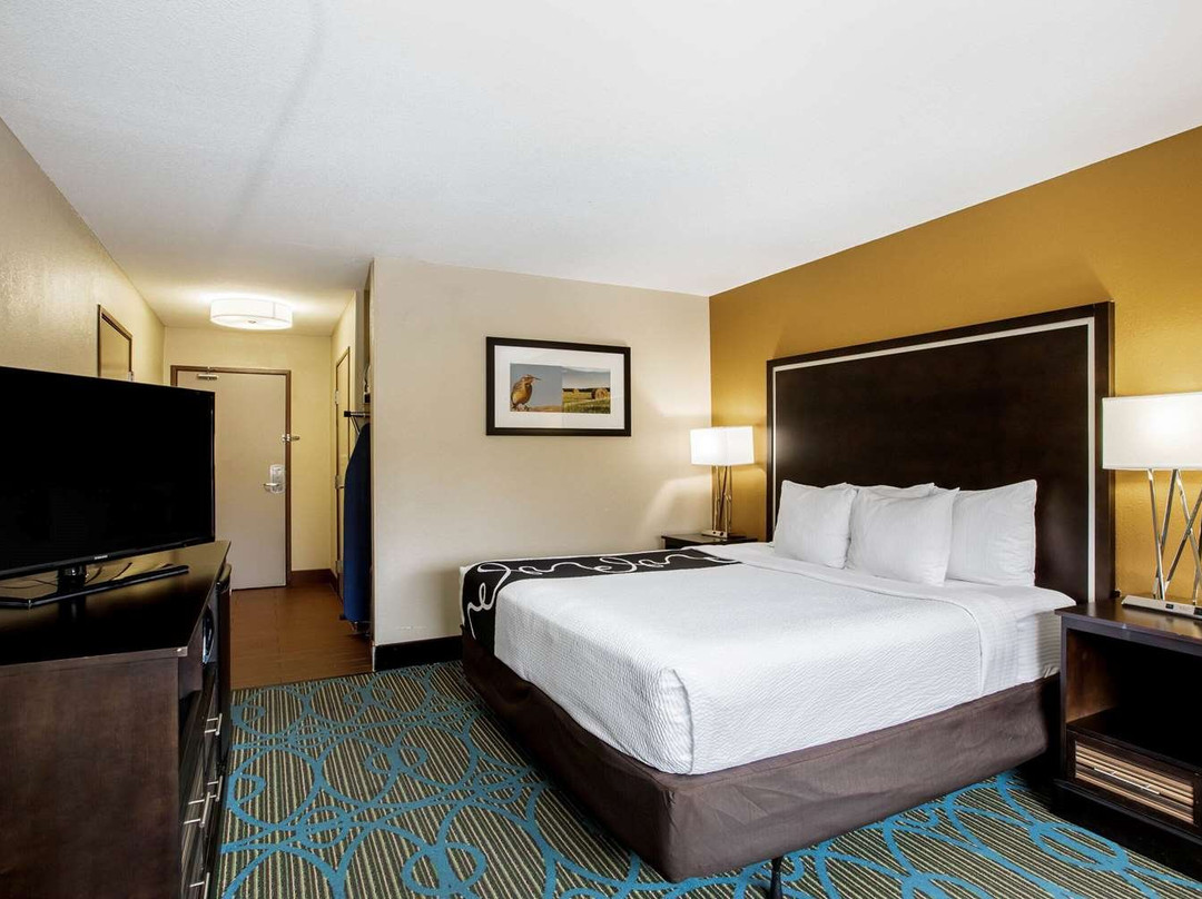 恩波利亚费尔菲尔德客栈主图