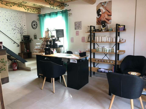 Mirabeau旅游攻略图片