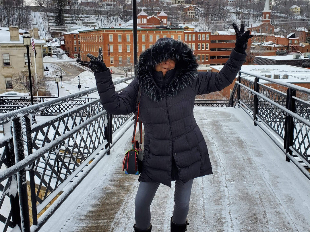 Psychic Medium Chris McBrien-加利纳必去景点