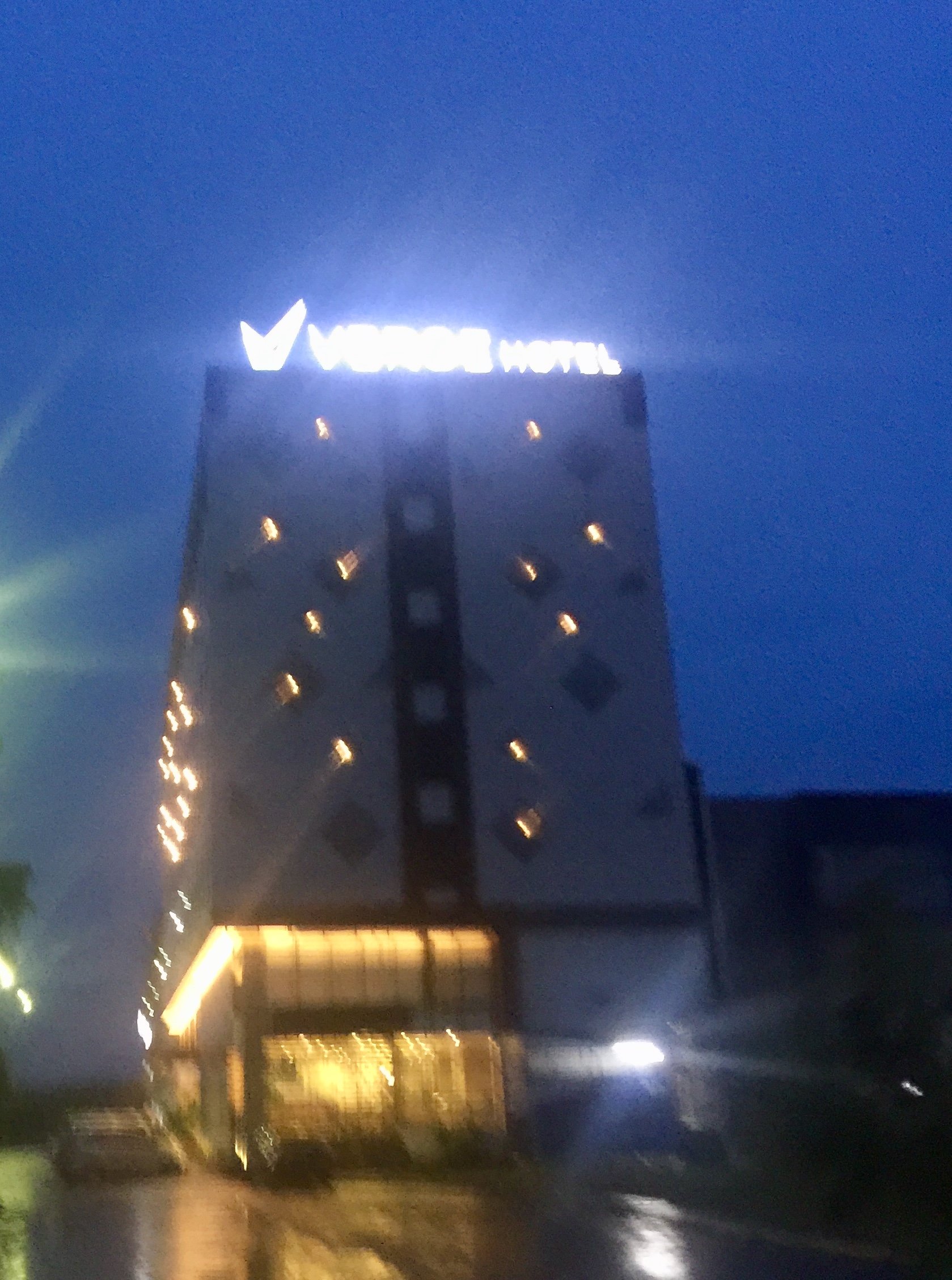 Verse Hotel Cirebon-浴室