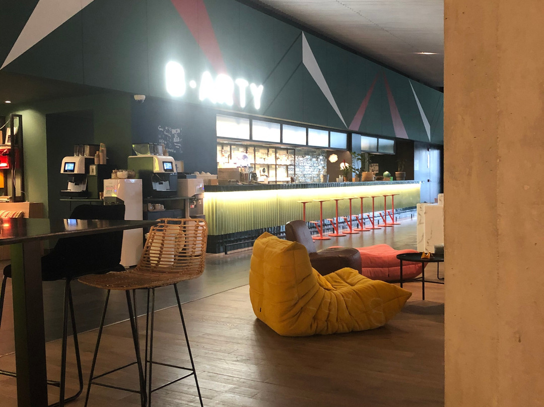拉莫拉希尔顿逸林酒店及会议中心主图