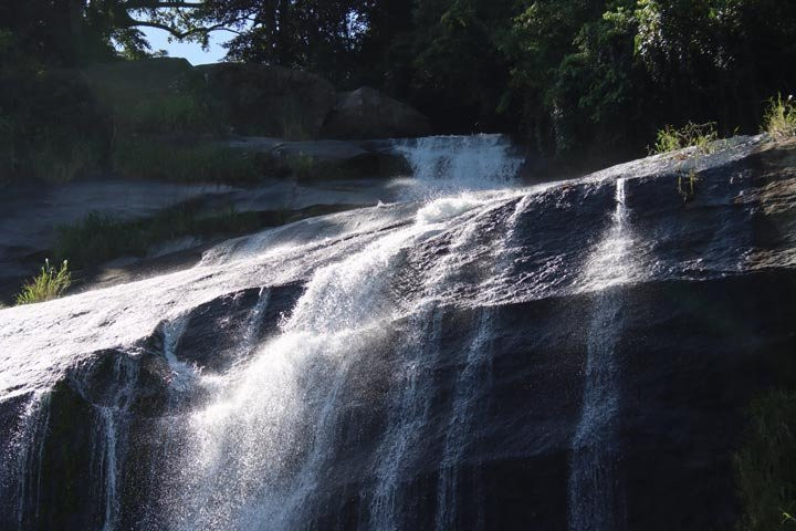 Agua Branca Waterfall景点图片