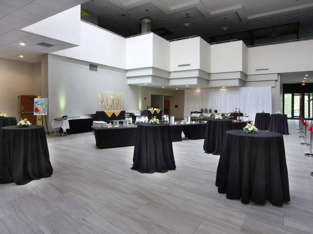 东兰辛大学广场万豪酒店主图