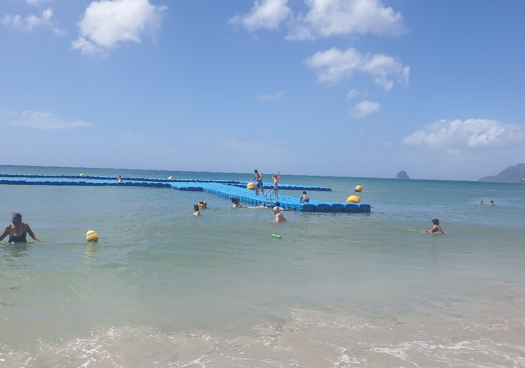 Anse Corps de Garde-圣吕斯必去景点