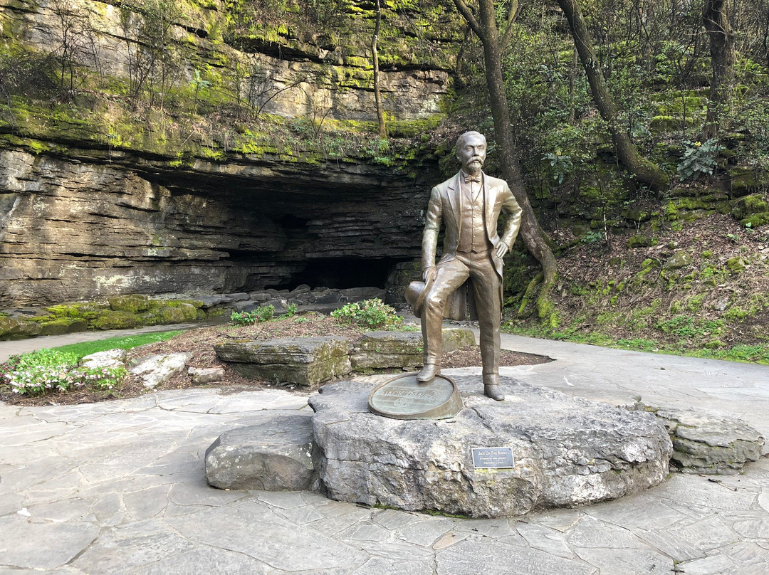 Cave Spring Hollow-Lynchburg必去景点