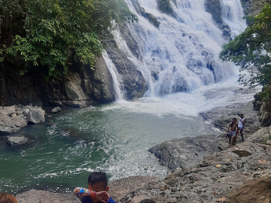 Tarangban Falls景点图片