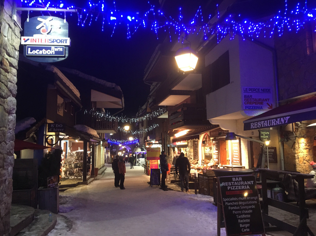 Douy Combelouvière-Doucy必去景点