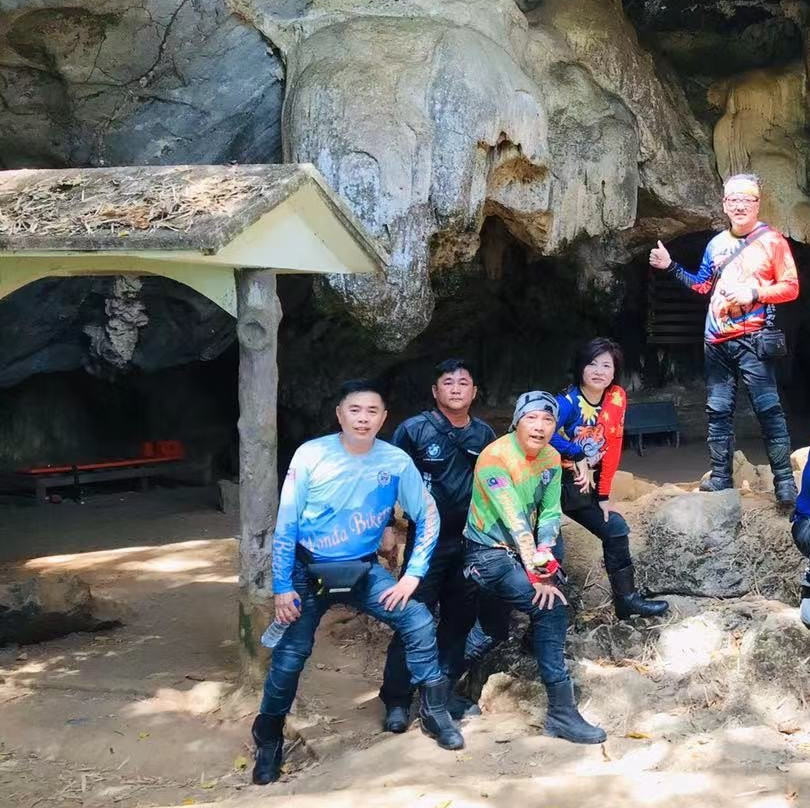 Phu Pha Phet Caves景点图片