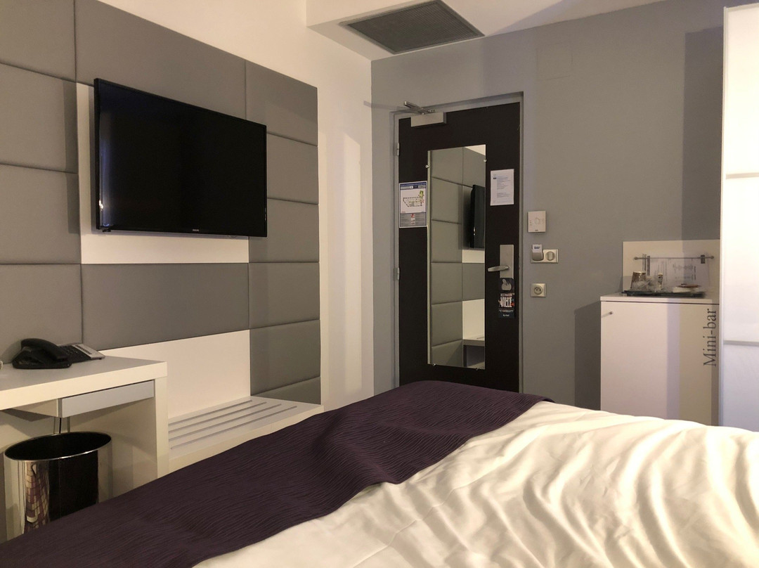 基里亚德迪容中央酒店主图