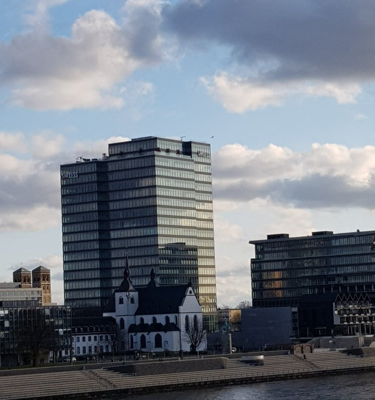 Freitreppe Kölner Rheinboulevard景点图片