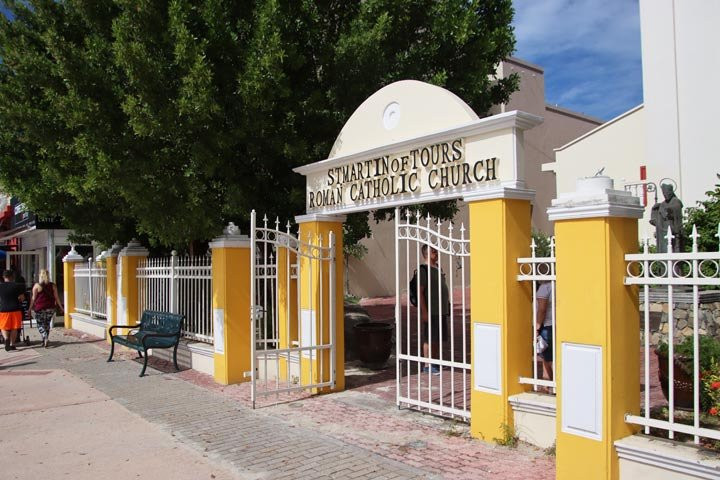 Saint Martin of Tours Church-菲利普斯堡必去景点