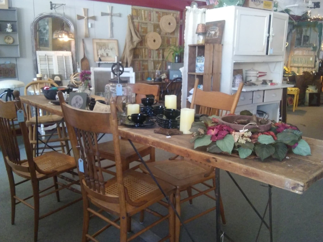 Grandma Nell's ~ Fine Junk & Treasured Trash景点图片