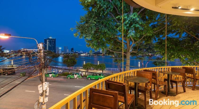 Dana Pearl Riverside Condotel