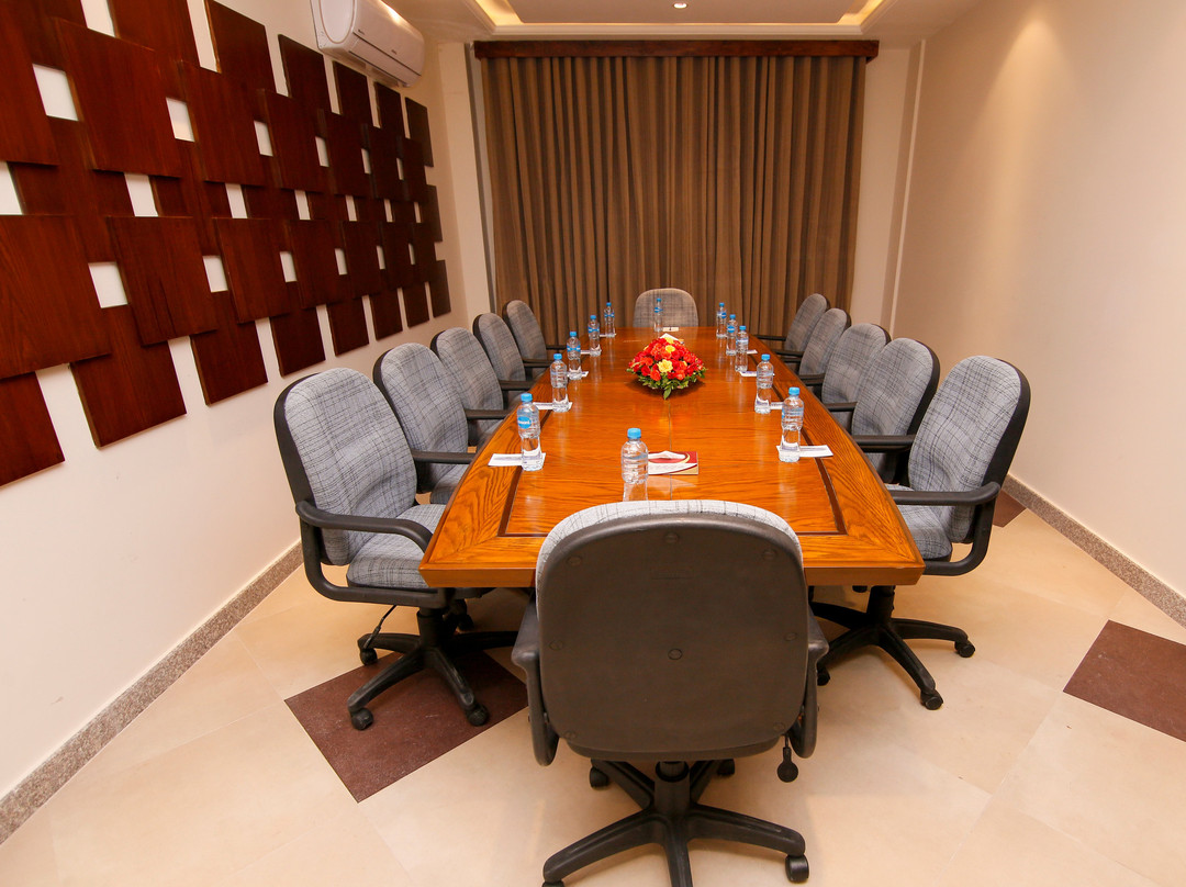 Hotel One Rahim Yar Khan Club Road主图