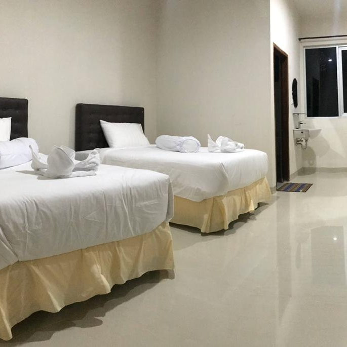 Victory Hotel Ruteng主图