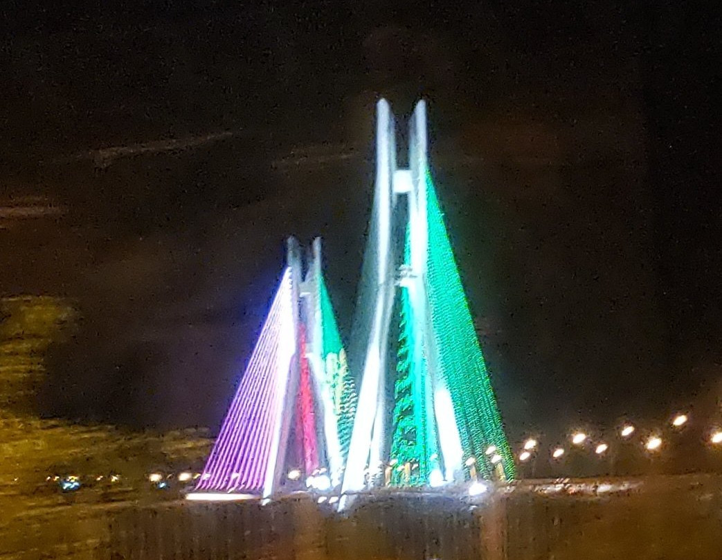 Pont Du 15 Aout 1960-布拉萨市必去景点