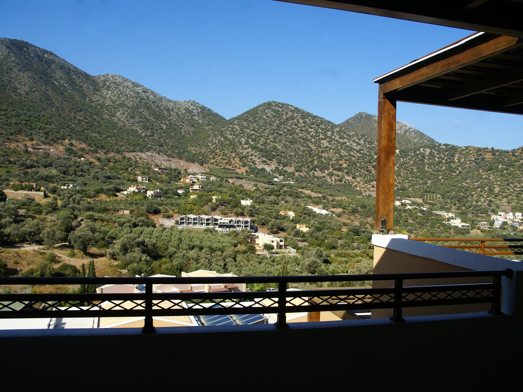 费里昂套房温泉度假酒店主图