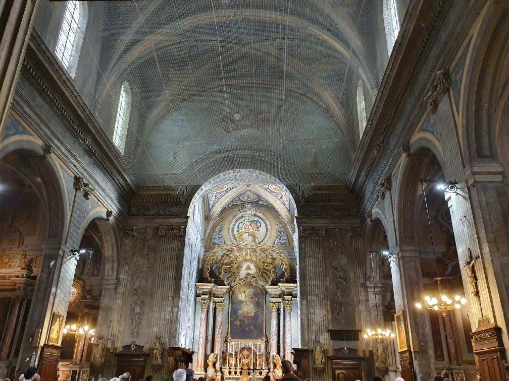 Église St-Benoît-卡斯特尔必去景点