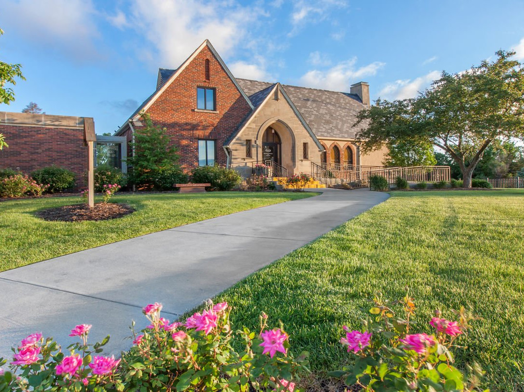 Lincoln Memorial Funeral Home and Cemetery-林肯必去景点