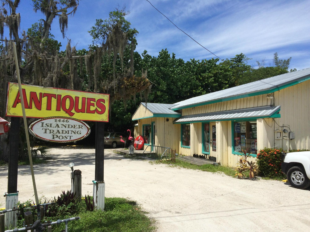 Islander Trading Post Antiques景点图片
