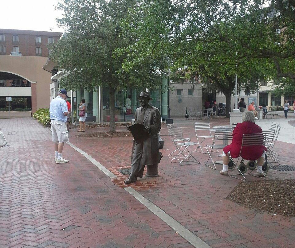 Johnny Mercer Statue-萨凡纳必去景点