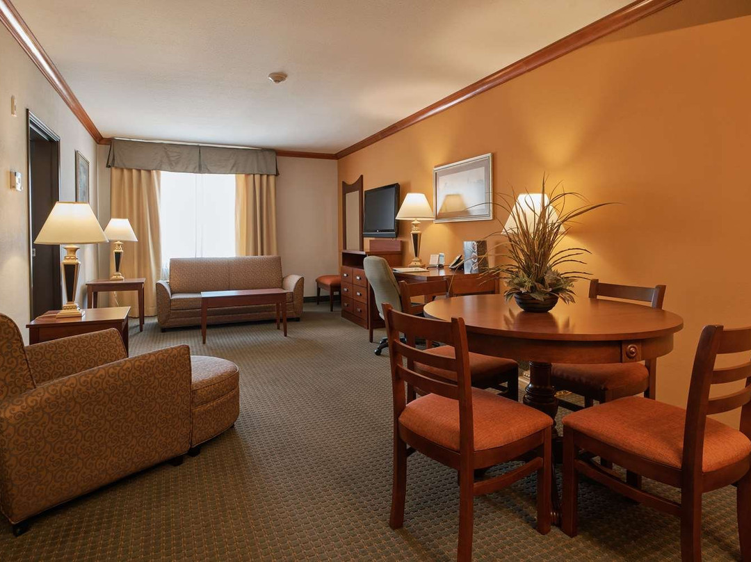 Wingate by Wyndham Chihuahua主图