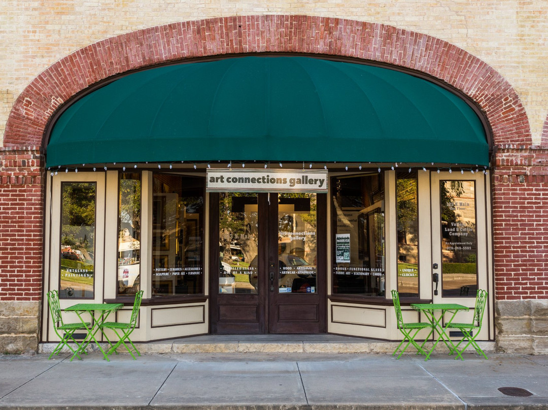 Art Connections Gallery-La Grange必去景点