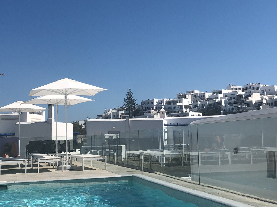 Adonis Hotel & Apartments主图