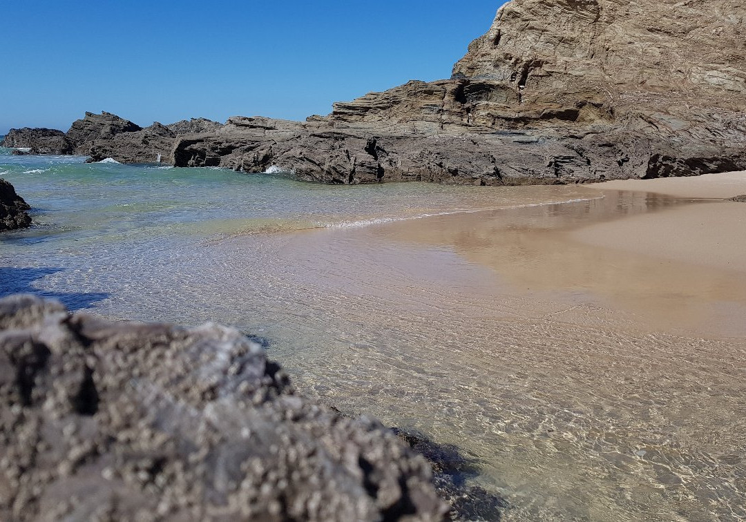 Praia da Samoqueira景点图片
