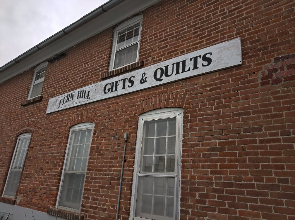 Fern Hill Gifts and Quilts-South Amana必去景点